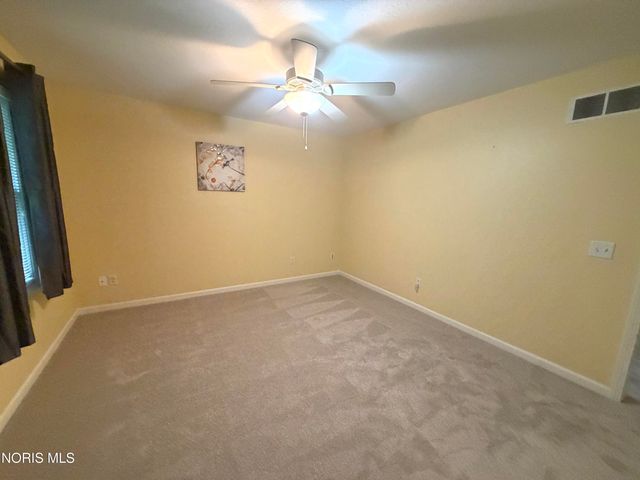 1008 Hialea Court, Holland, OH 43528