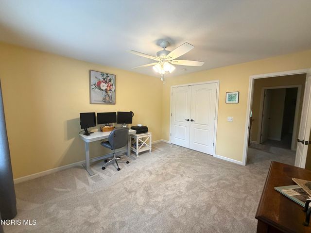 1008 Hialea Court, Holland, OH 43528