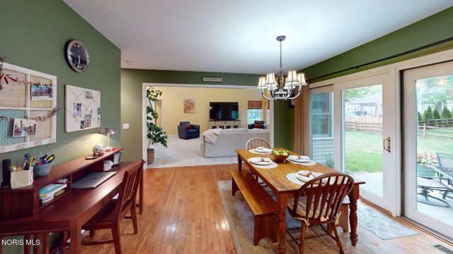 1008 Hialea Court, Holland, OH 43528