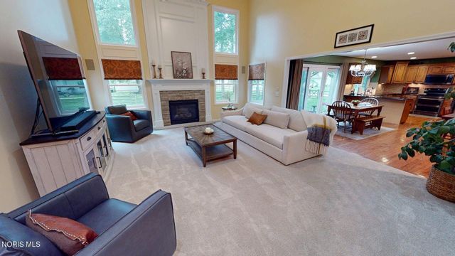 1008 Hialea Court, Holland, OH 43528