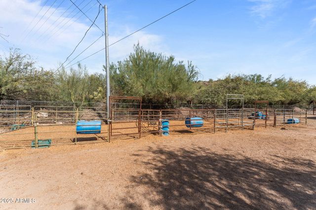 46817 N US HIGHWAY 60 --, Wickenburg, AZ 85390