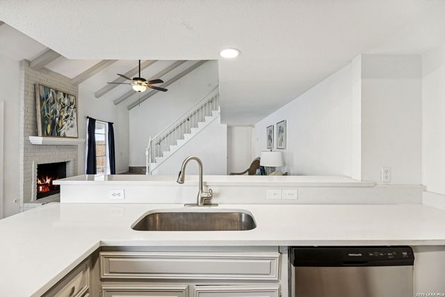 6106 Vance Jackson Rd Apt 1, San Antonio, TX 78230