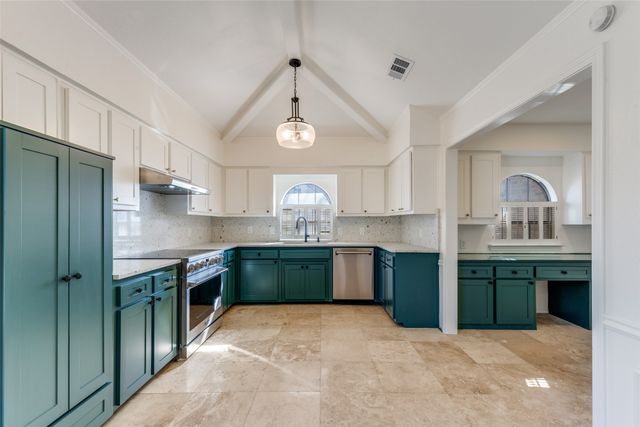 2307 Midway Road, Arlington, TX 76011