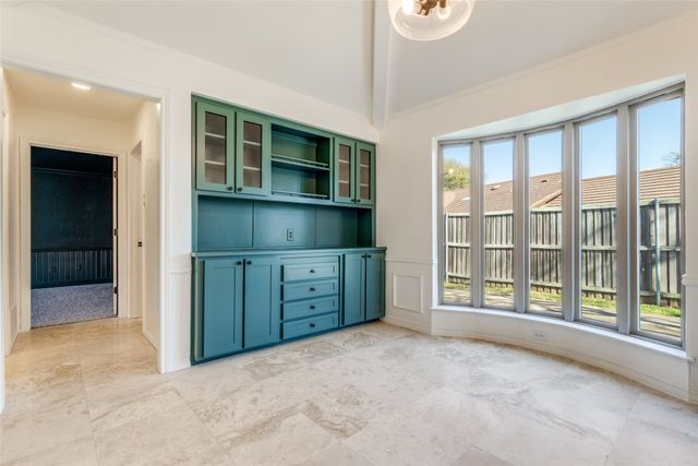 2307 Midway Road, Arlington, TX 76011