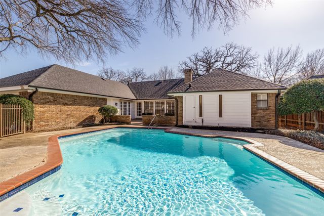 2307 Midway Road, Arlington, TX 76011