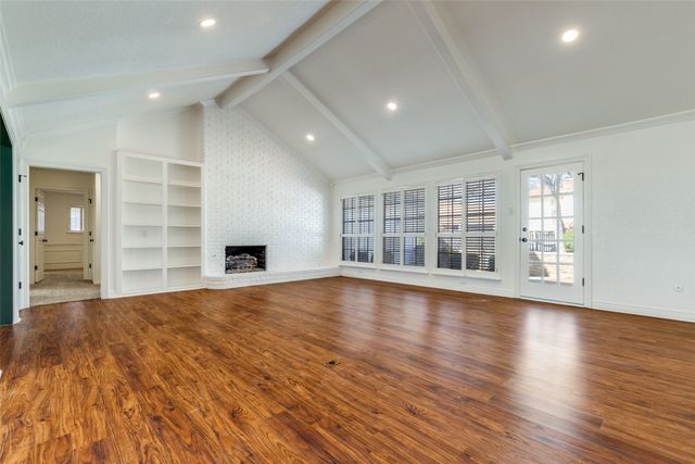 2307 Midway Road, Arlington, TX 76011