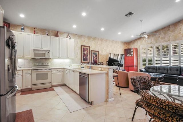 11348 Ohanu Circle E, Boynton Beach, FL 33437