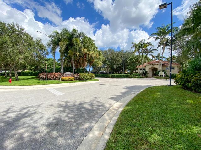 11348 Ohanu Circle E, Boynton Beach, FL 33437