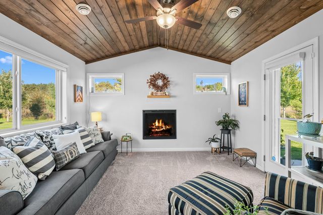 39781 Fawn Avenue, North Branch, MN 55056