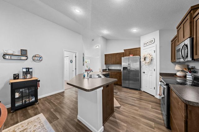 39781 Fawn Avenue, North Branch, MN 55056