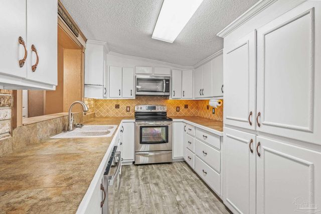 2931 Pine Forest Rd, Cantonment, FL 32533