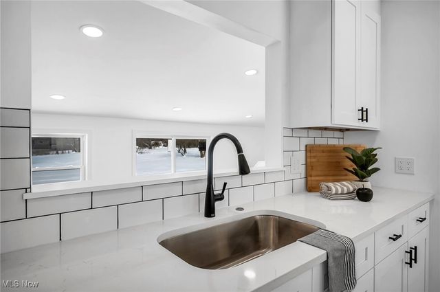 9021 Billings Road, Kirtland, OH 44094