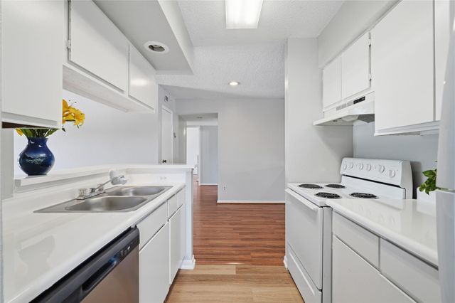 1900 Bay Area Boulevard Q 186, Houston, TX 77058