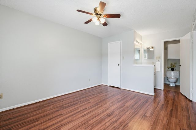 1900 Bay Area Boulevard Q 186, Houston, TX 77058