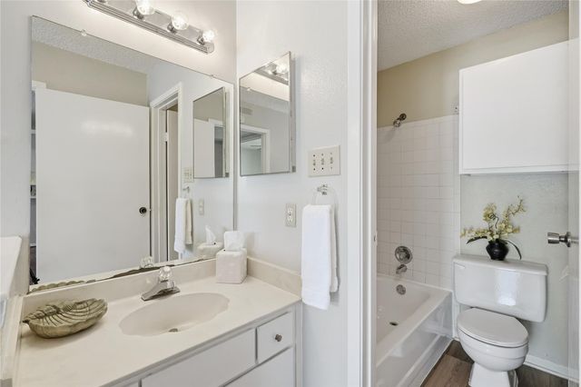 1900 Bay Area Boulevard Q 186, Houston, TX 77058