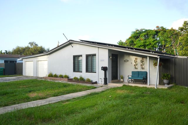 16101 SW 98th Avenue, Miami, FL 33157