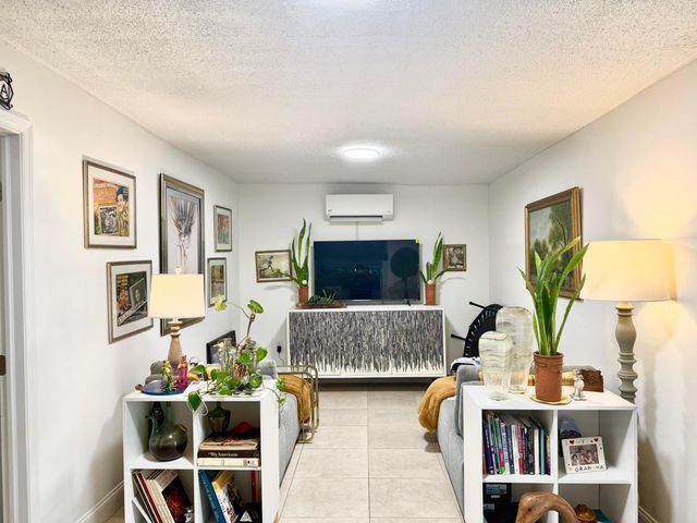 16101 SW 98th Avenue, Miami, FL 33157