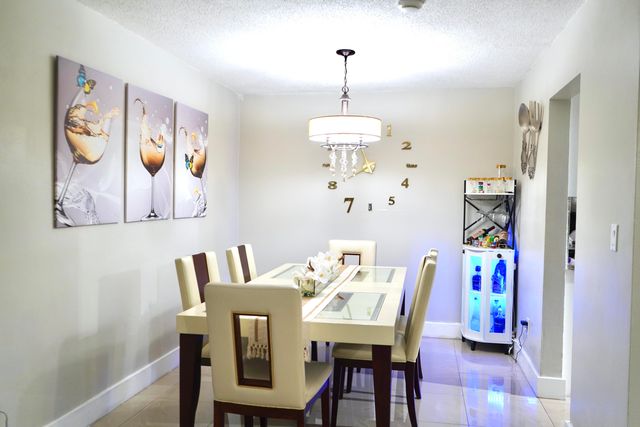 16101 SW 98th Avenue, Miami, FL 33157