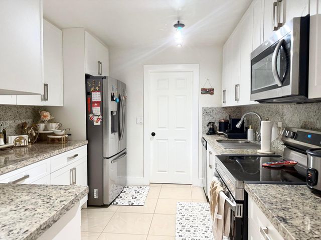 16101 SW 98th Avenue, Miami, FL 33157