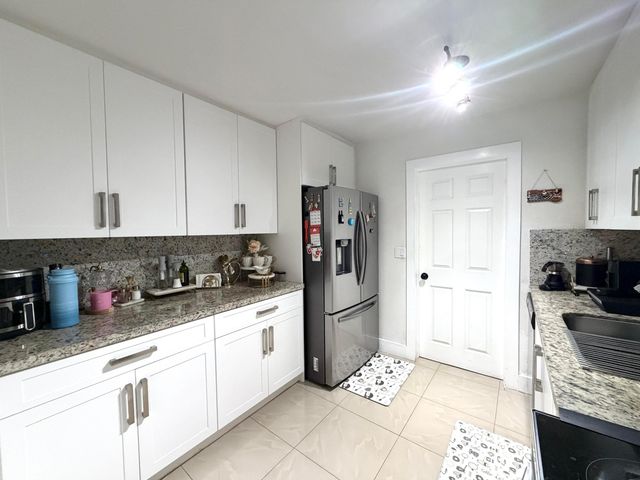 16101 SW 98th Avenue, Miami, FL 33157