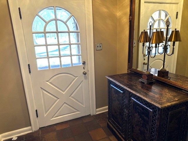 2221 Twin Oak Road, Peru, IL 61354