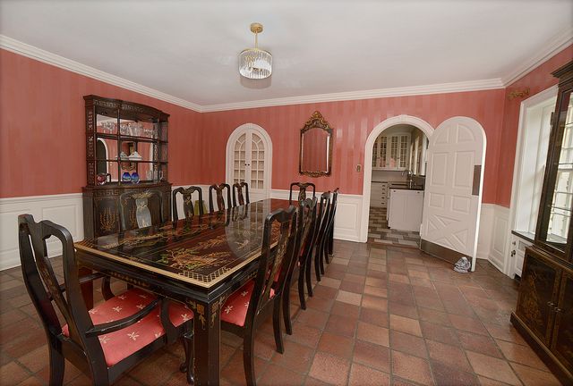 2221 Twin Oak Road, Peru, IL 61354