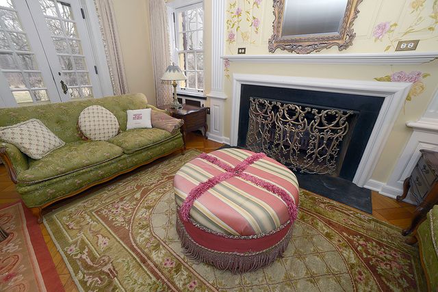 2221 Twin Oak Road, Peru, IL 61354