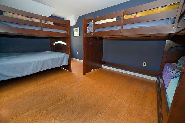 2221 Twin Oak Road, Peru, IL 61354