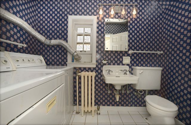 2221 Twin Oak Road, Peru, IL 61354