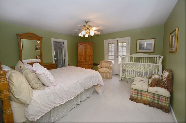 2221 Twin Oak Road, Peru, IL 61354