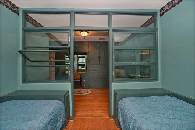 2221 Twin Oak Road, Peru, IL 61354