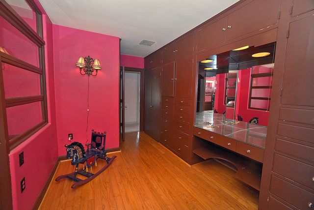 2221 Twin Oak Road, Peru, IL 61354