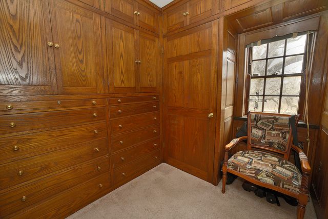 2221 Twin Oak Road, Peru, IL 61354