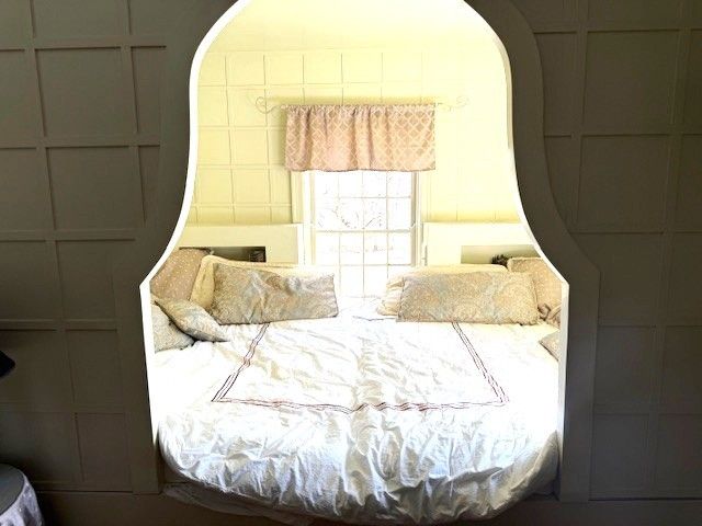 2221 Twin Oak Road, Peru, IL 61354