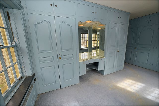 2221 Twin Oak Road, Peru, IL 61354