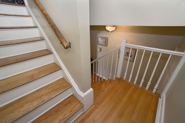 2221 Twin Oak Road, Peru, IL 61354