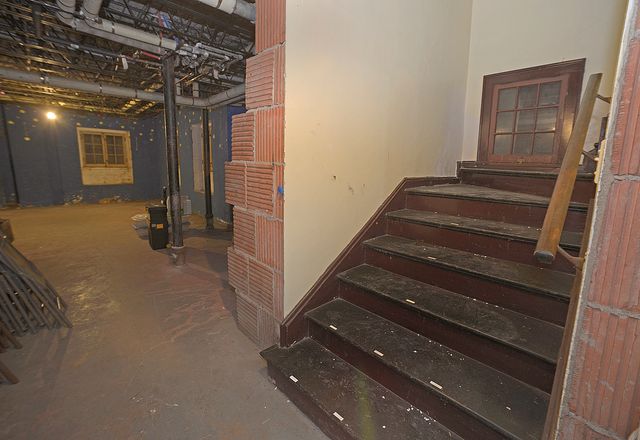 2221 Twin Oak Road, Peru, IL 61354