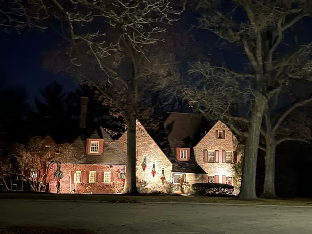 2221 Twin Oak Road, Peru, IL 61354