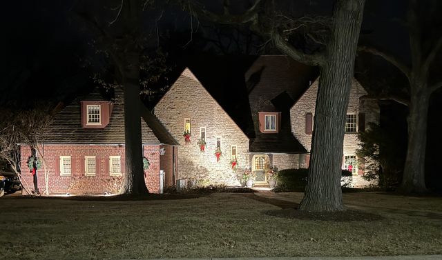 2221 Twin Oak Road, Peru, IL 61354