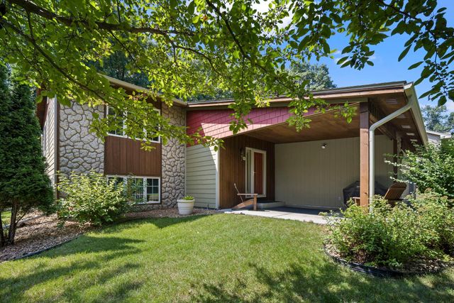 13 Woodcrest Drive, Circle Pines, MN 55014