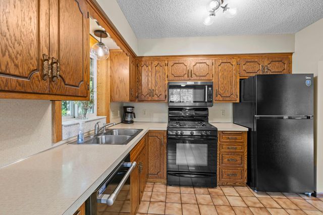 13 Woodcrest Drive, Circle Pines, MN 55014