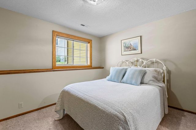 13 Woodcrest Drive, Circle Pines, MN 55014