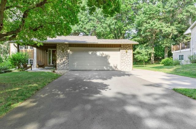 13 Woodcrest Drive, Circle Pines, MN 55014