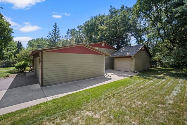 13 Woodcrest Drive, Circle Pines, MN 55014