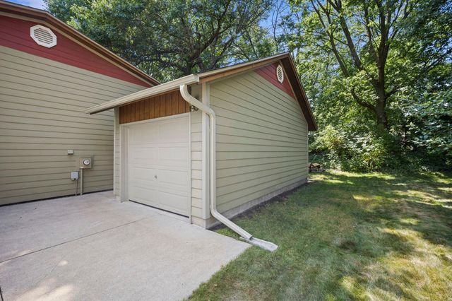 13 Woodcrest Drive, Circle Pines, MN 55014