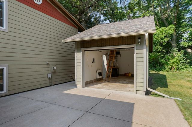 13 Woodcrest Drive, Circle Pines, MN 55014