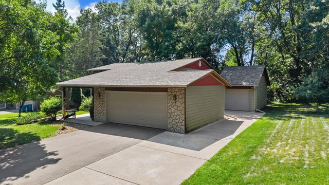 13 Woodcrest Drive, Circle Pines, MN 55014