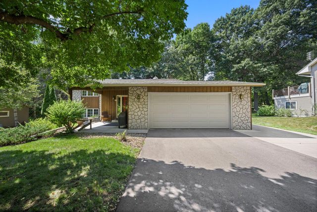 13 Woodcrest Drive, Circle Pines, MN 55014