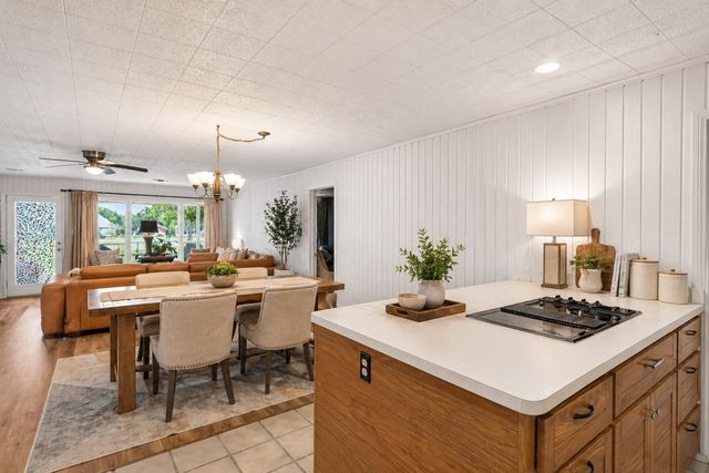 310 Navajo Trail, Gainesville, TX 76240