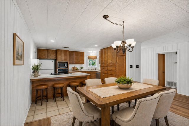 310 Navajo Trail, Gainesville, TX 76240